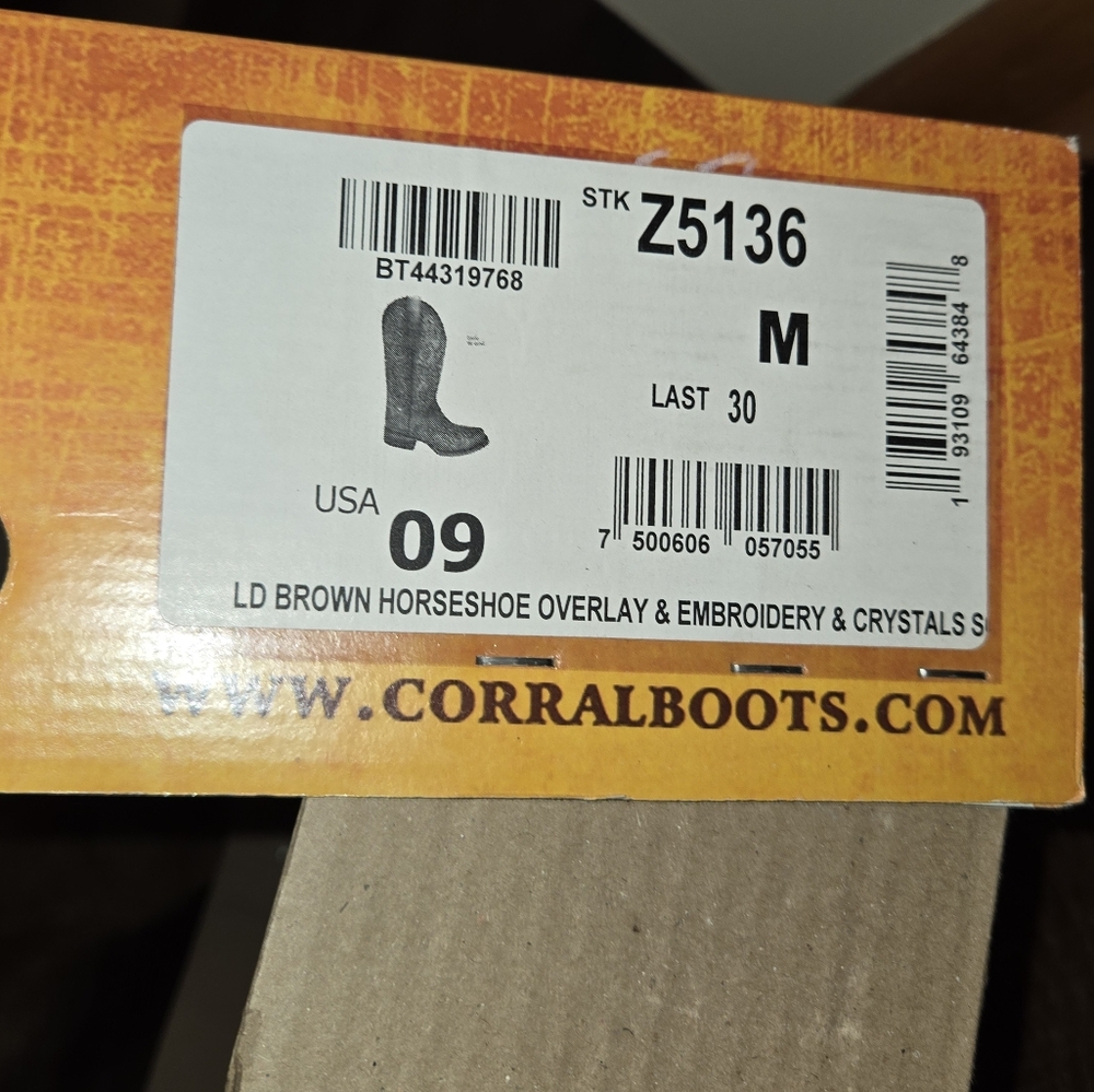 NWT Corral Horseshoe Overlay & Embroidery & Crystal, Square Toe Western, Sz 9 - Picture 7 of 8